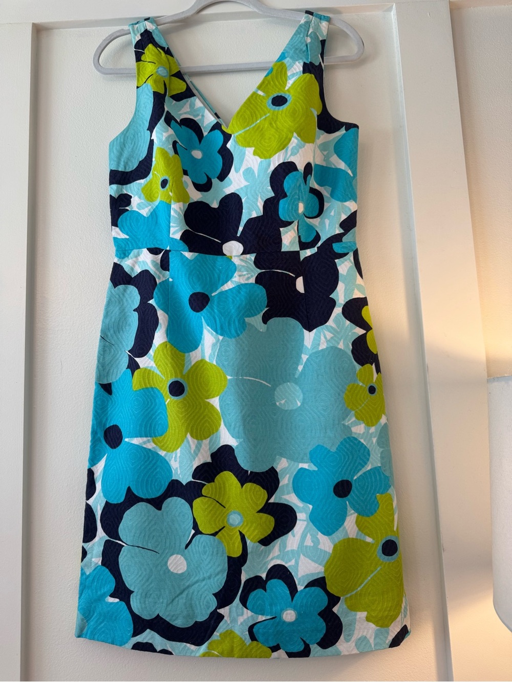 Lilly Pulitzer Sleeveless Dress Blues and Green Floral Fabric 100% Cotton Size 8